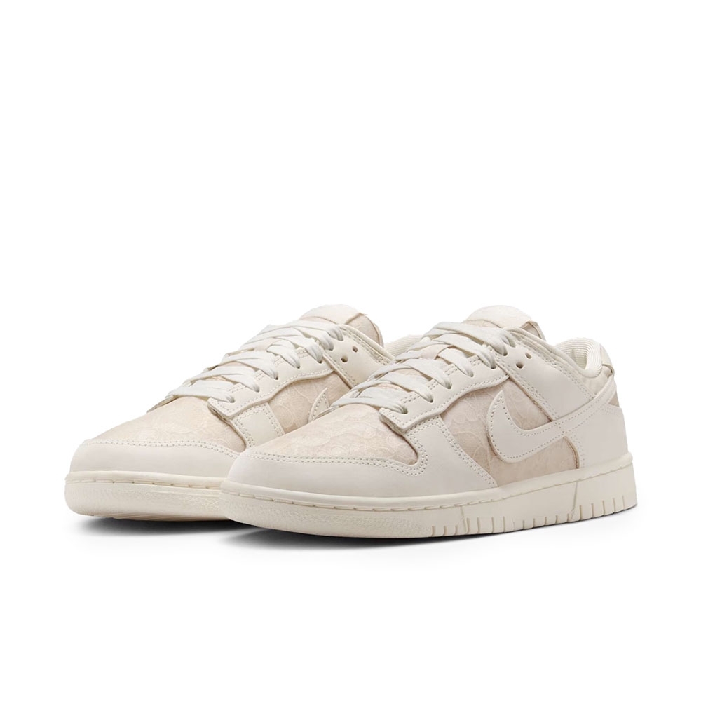 Tênis Nike Dunk Low Bege