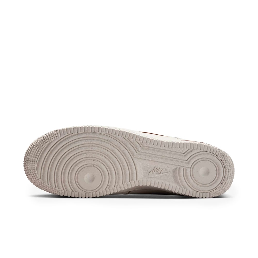 Tênis Nike Air Force 1 07 Lv8 Branco/marrom