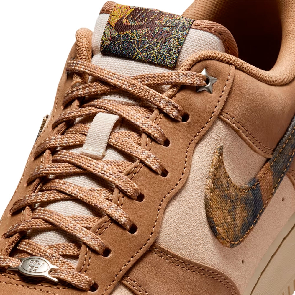 Tênis Nike Air Force 1 07 Marrom/bege