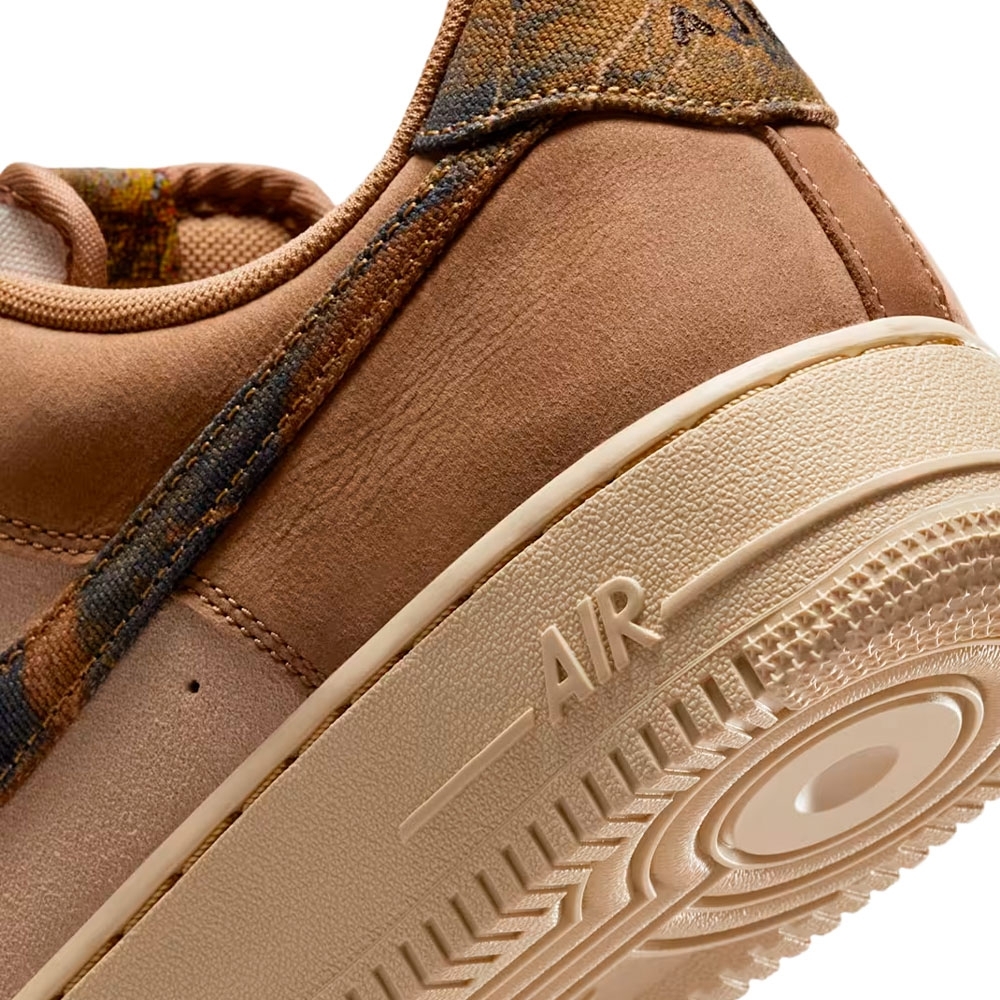Tênis Nike Air Force 1 07 Marrom/bege