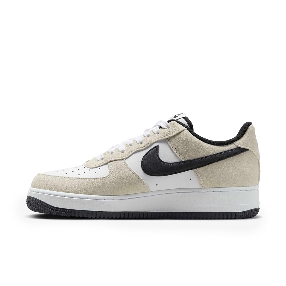 Tênis Nike Air Force 1 07 Bege/preto