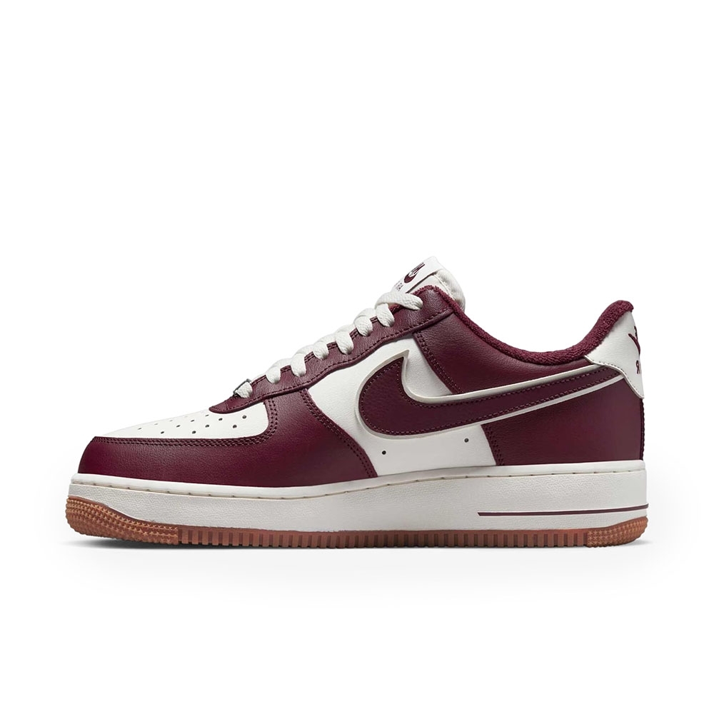Tênis Nike Air Force 1 07 Vinho/branco
