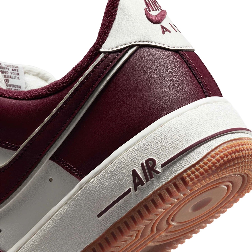 Tênis Nike Air Force 1 07 Vinho/branco