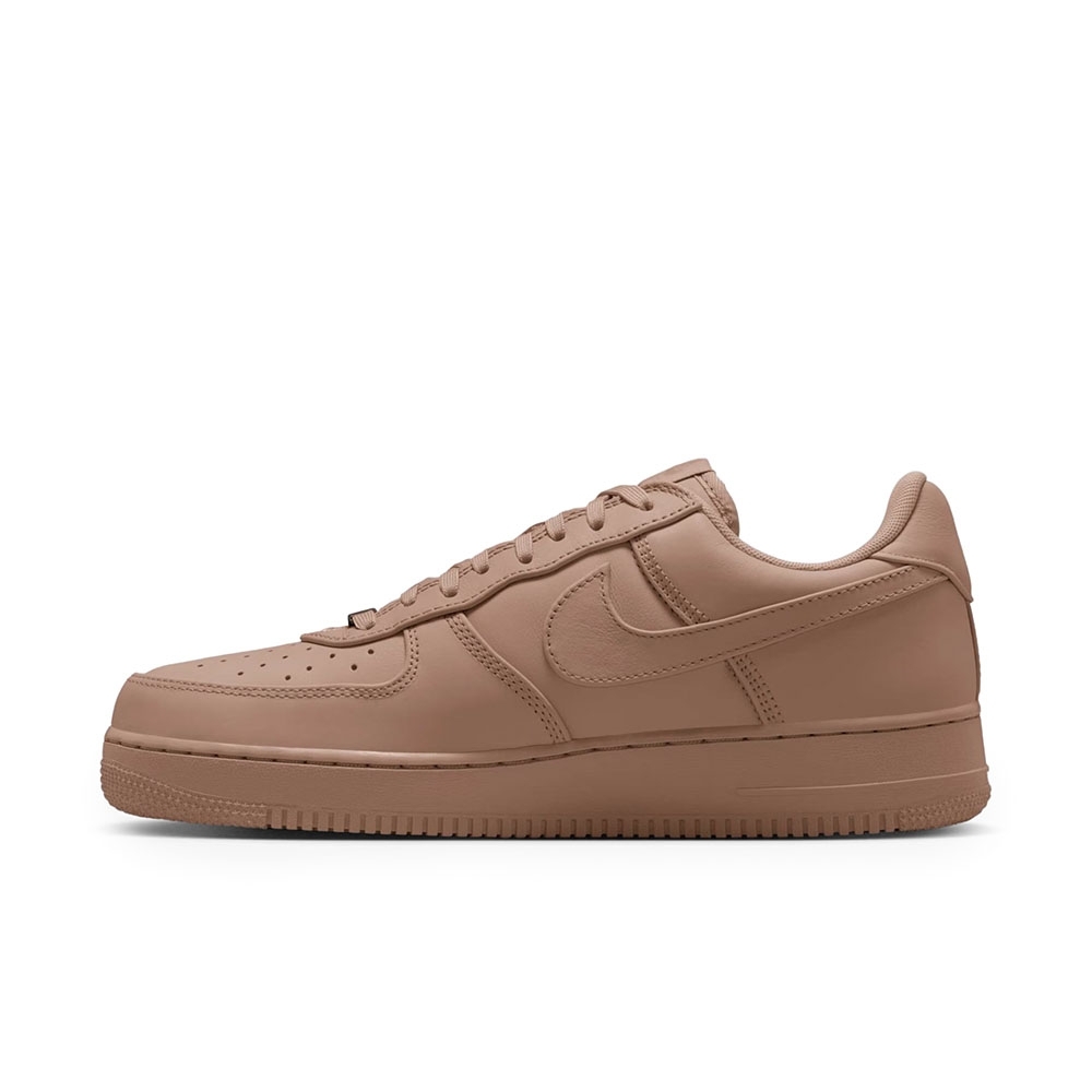 Tênis Nike Air Force 1 Marrom