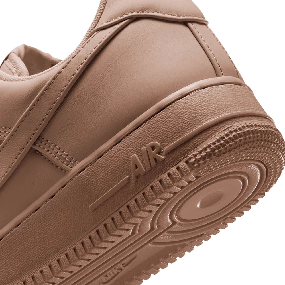 Tênis Nike Air Force 1 Marrom