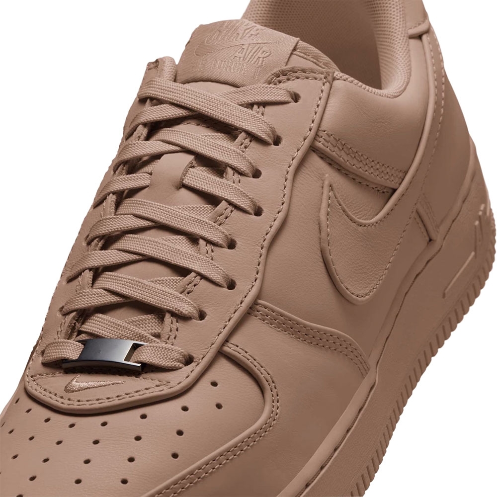 Tênis Nike Air Force 1 Marrom