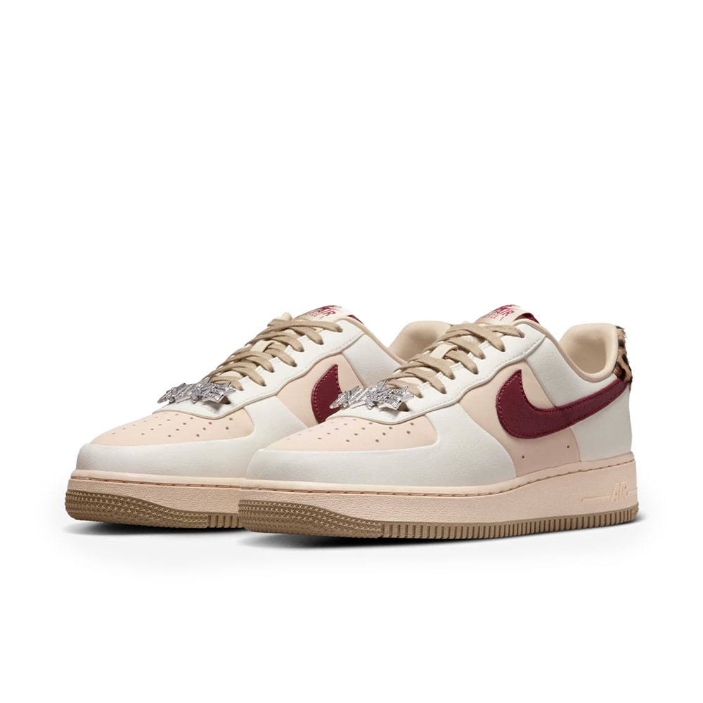 Tênis Nike Air Force 1 07 Branco/rosa