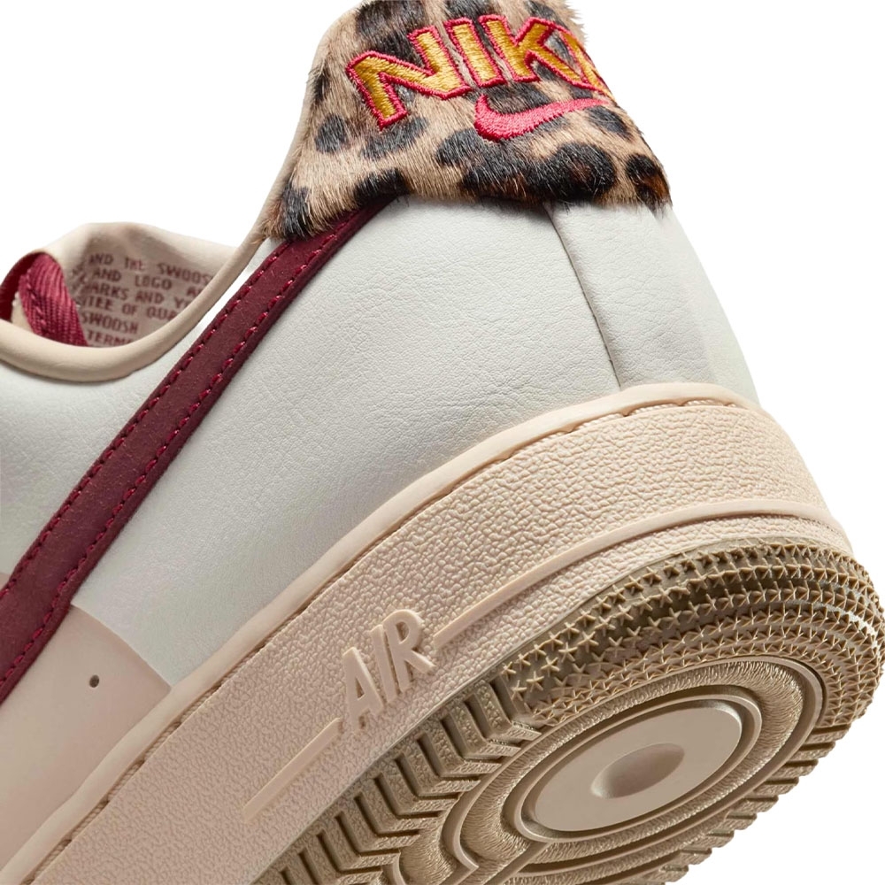 Tênis Nike Air Force 1 07 Branco/rosa
