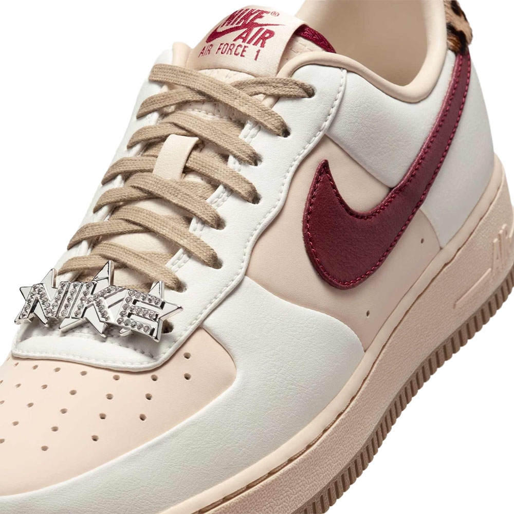 Tênis Nike Air Force 1 07 Branco/rosa