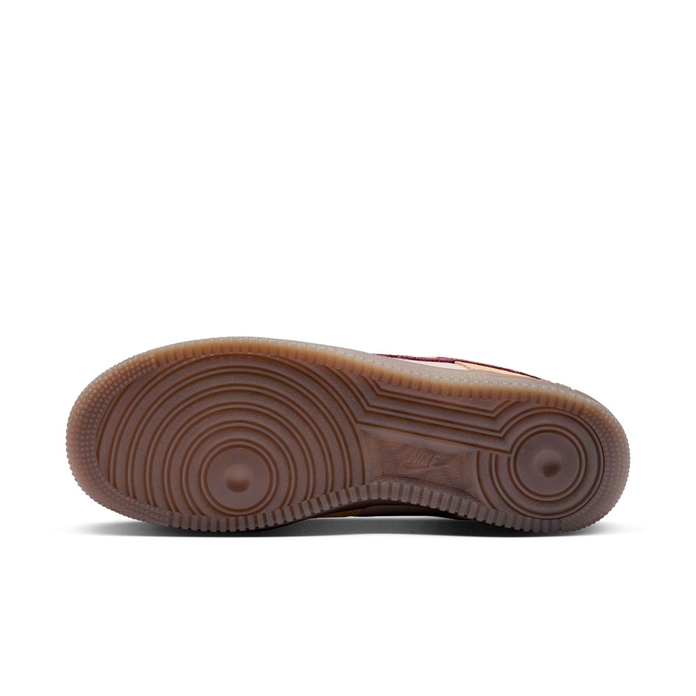 Tênis Nike Air Force 1 07 Marrom