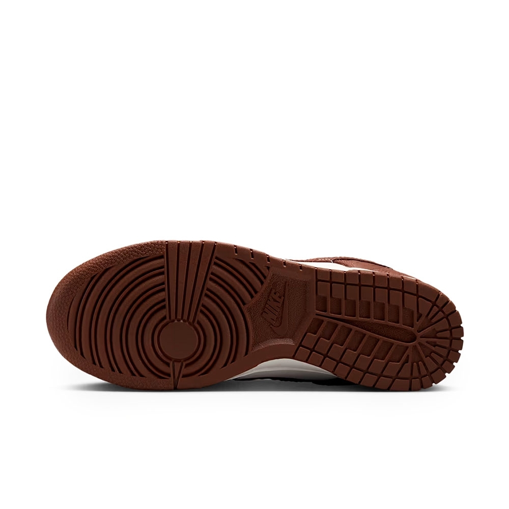 Tênis Nike Dunk Low Marrom