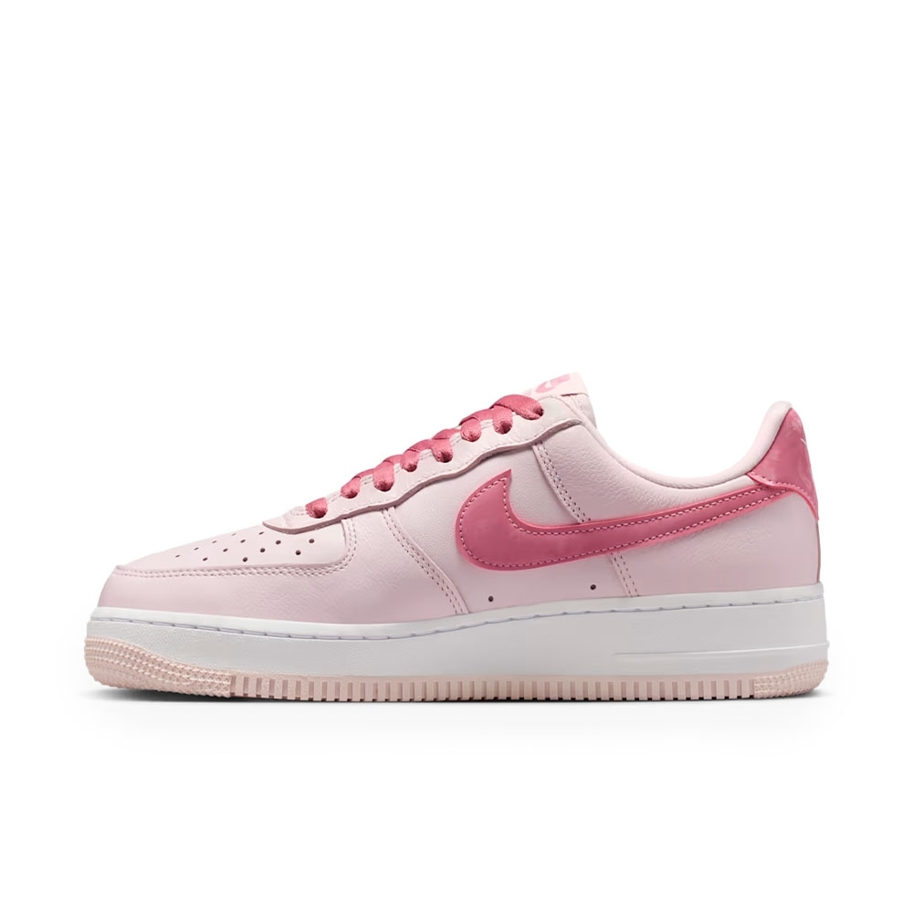 Tênis Nike Air Force 1 07 Rosa