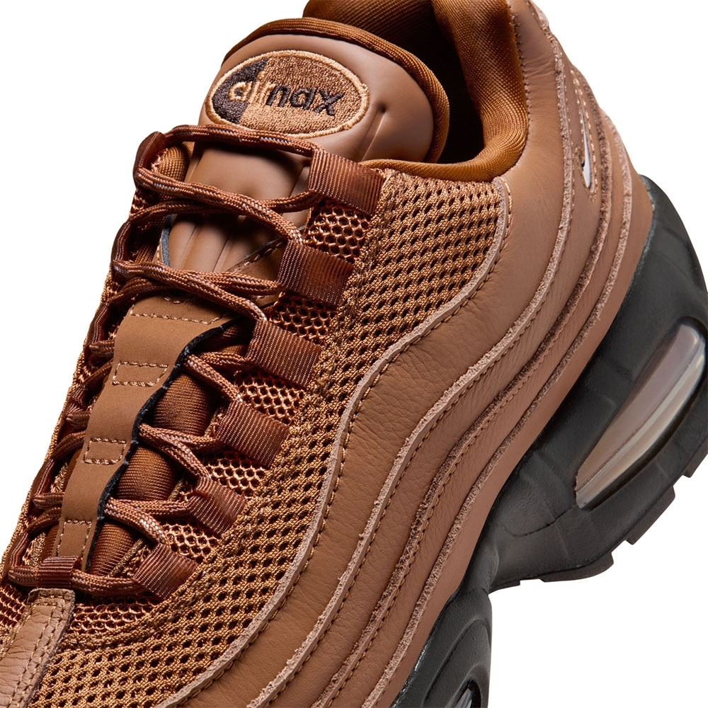 Tênis Nike Air Max 95 Marrom