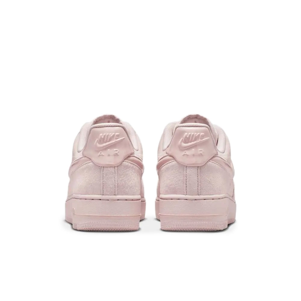 Tênis Nike Air Force 1 07 Rosa