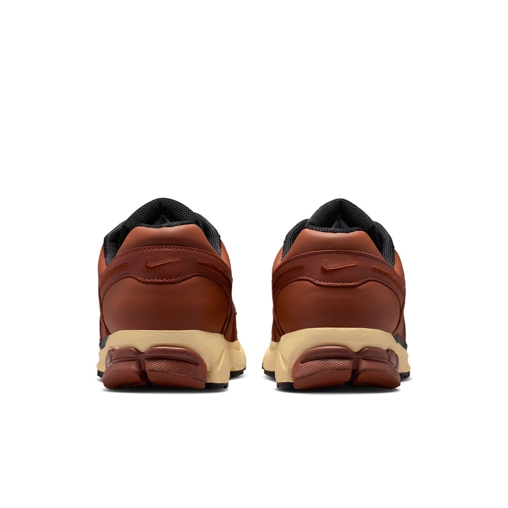 Tênis Nike Zoom Vomero 5 Marrom
