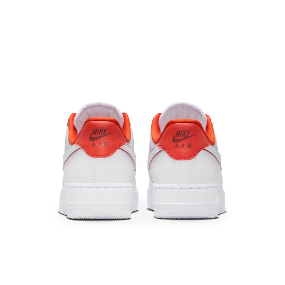 Tênis Nike Air Force 1 07 Branco/laranja