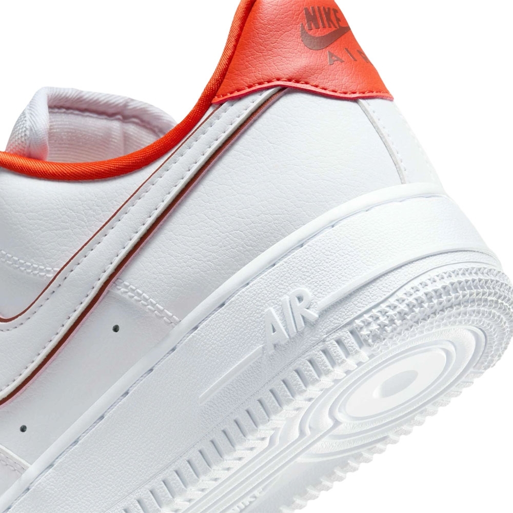 Tênis Nike Air Force 1 07 Branco/laranja