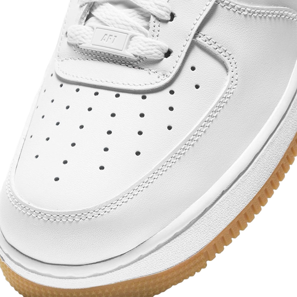 Tênis Nike Air Force 1 07 Branco/marrom