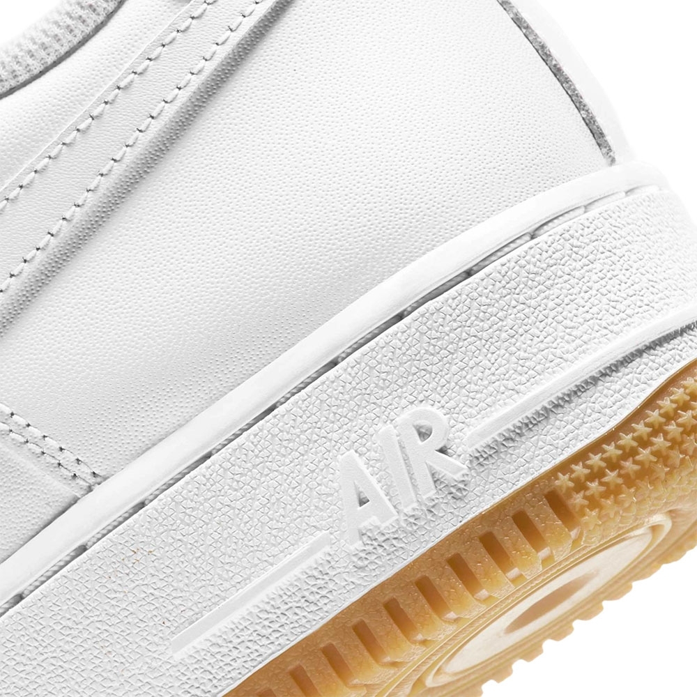 Tênis Nike Air Force 1 07 Branco/marrom