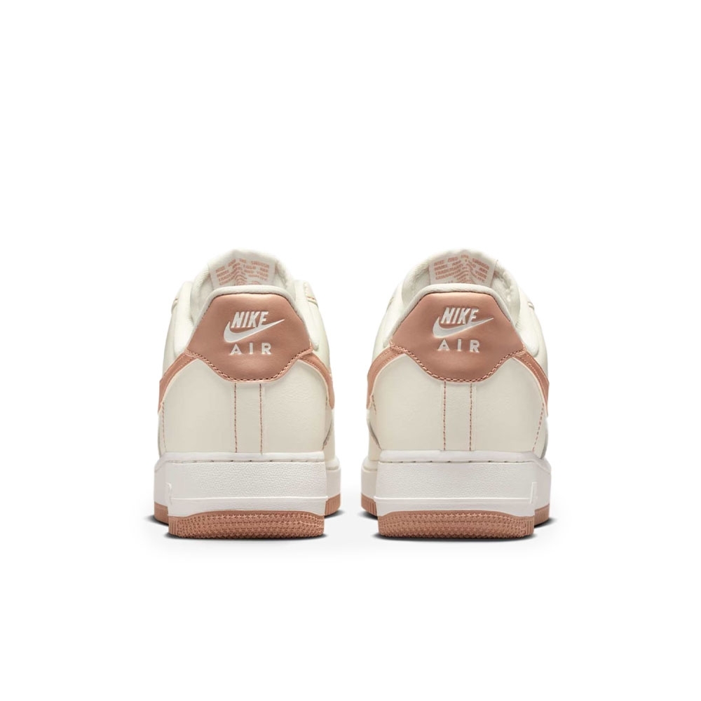 Tênis Nike Air Force 1 07 Branco/rosa