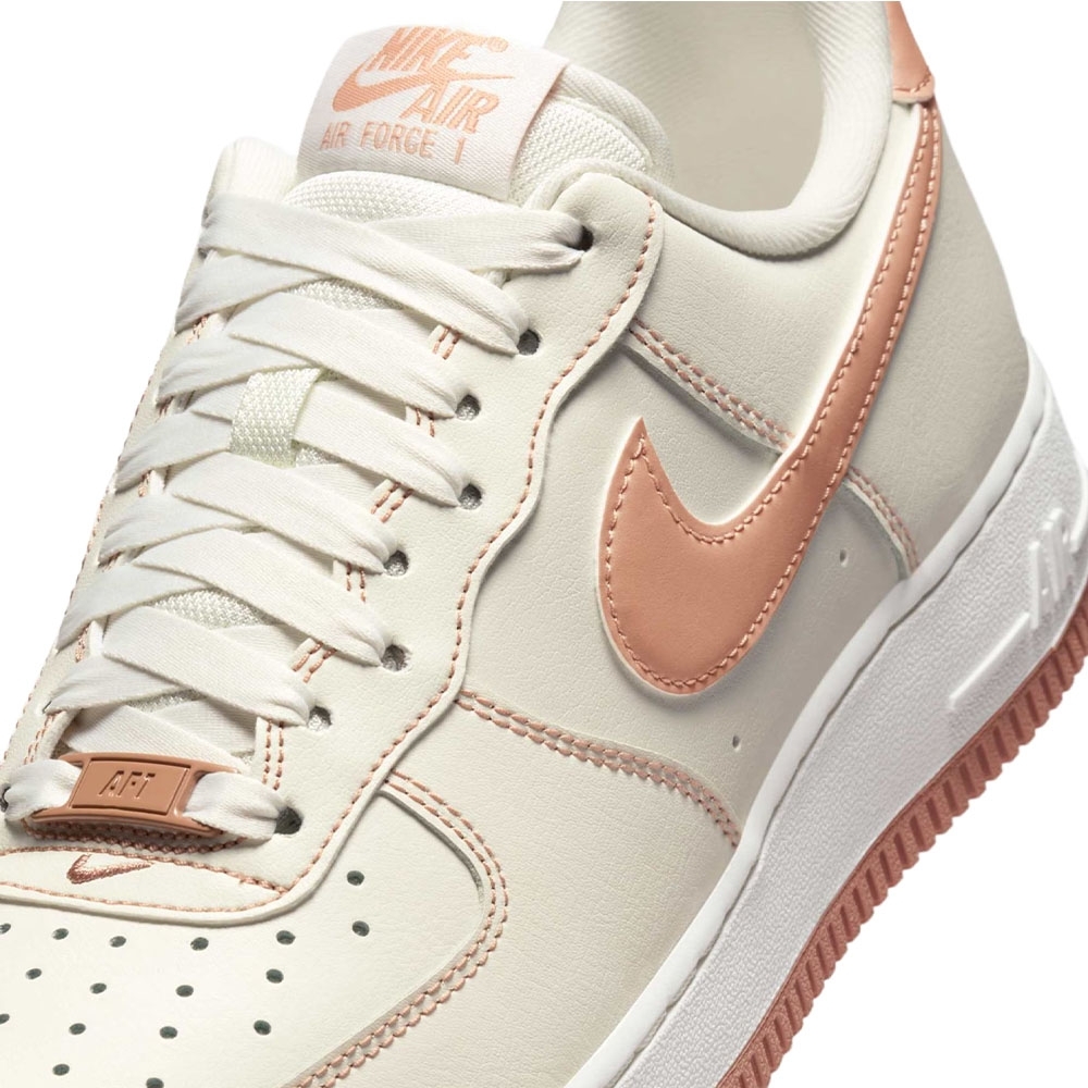 Tênis Nike Air Force 1 07 Branco/rosa