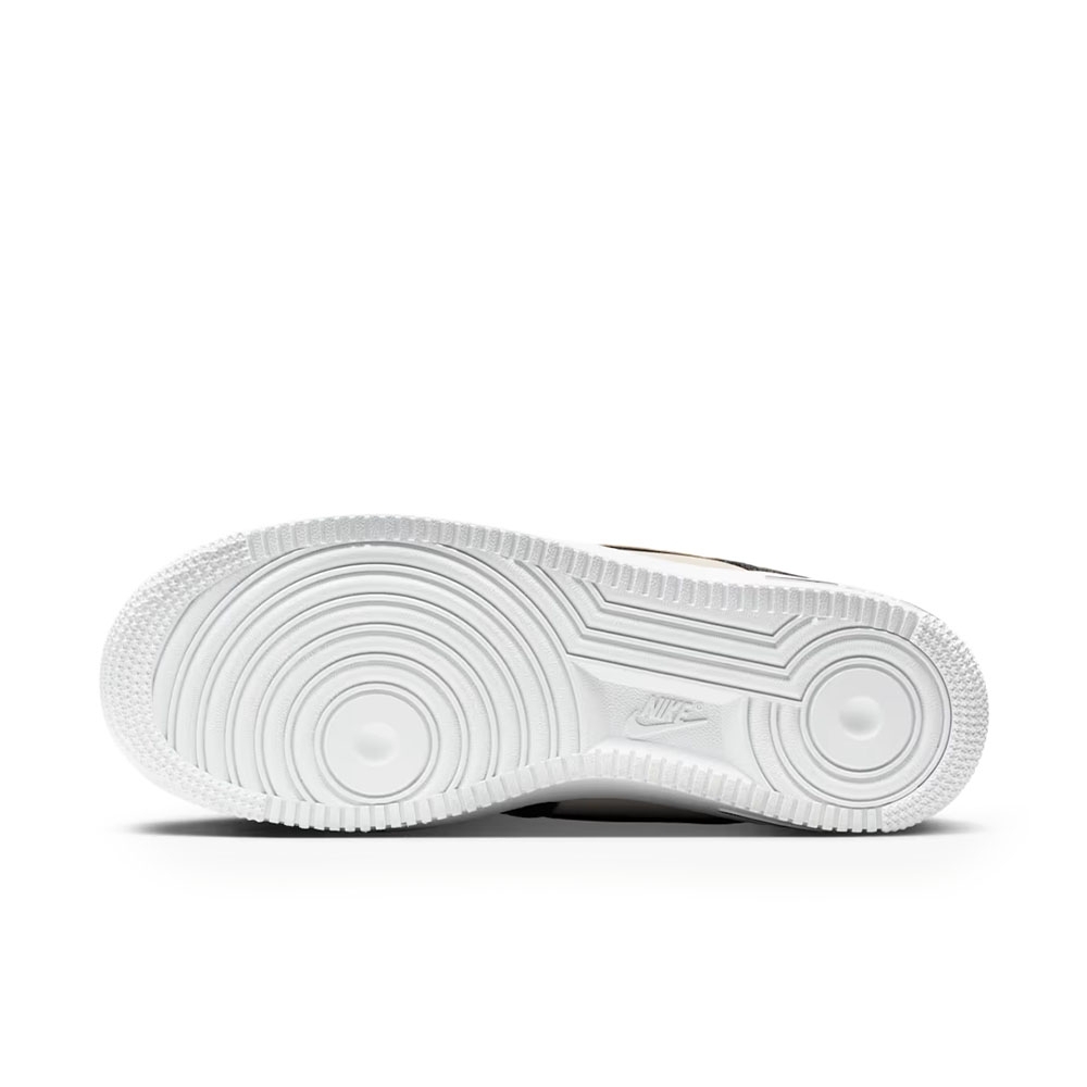 Tênis Nike Air Force 1 07 Preto/bege