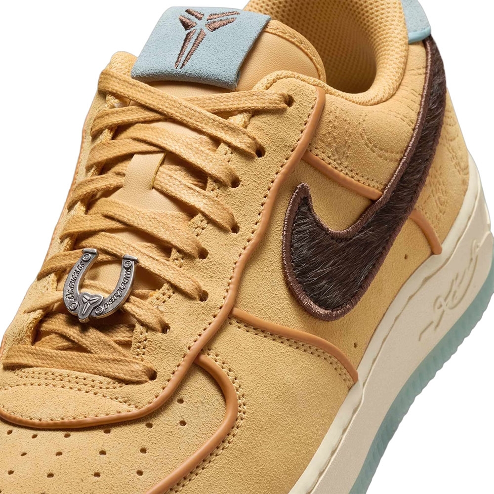 Tênis Nike Air Force 1 Marrom