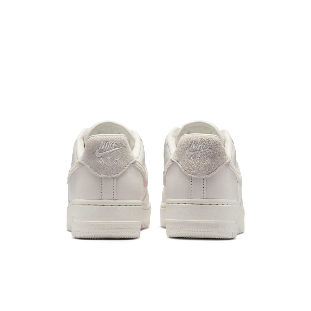 Tênis Nike Air Force 1 07 Bege