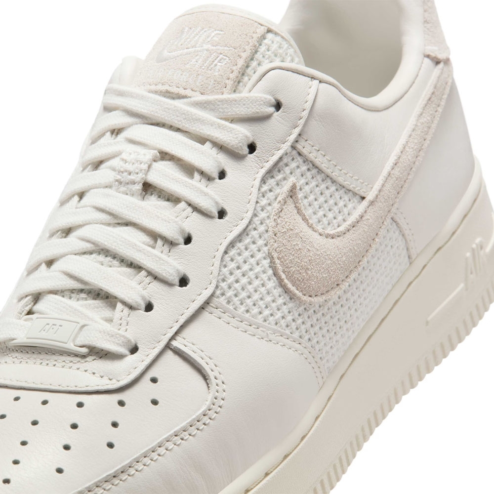 Tênis Nike Air Force 1 07 Bege