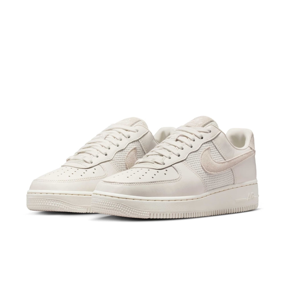 Tênis Nike Air Force 1 07 Bege