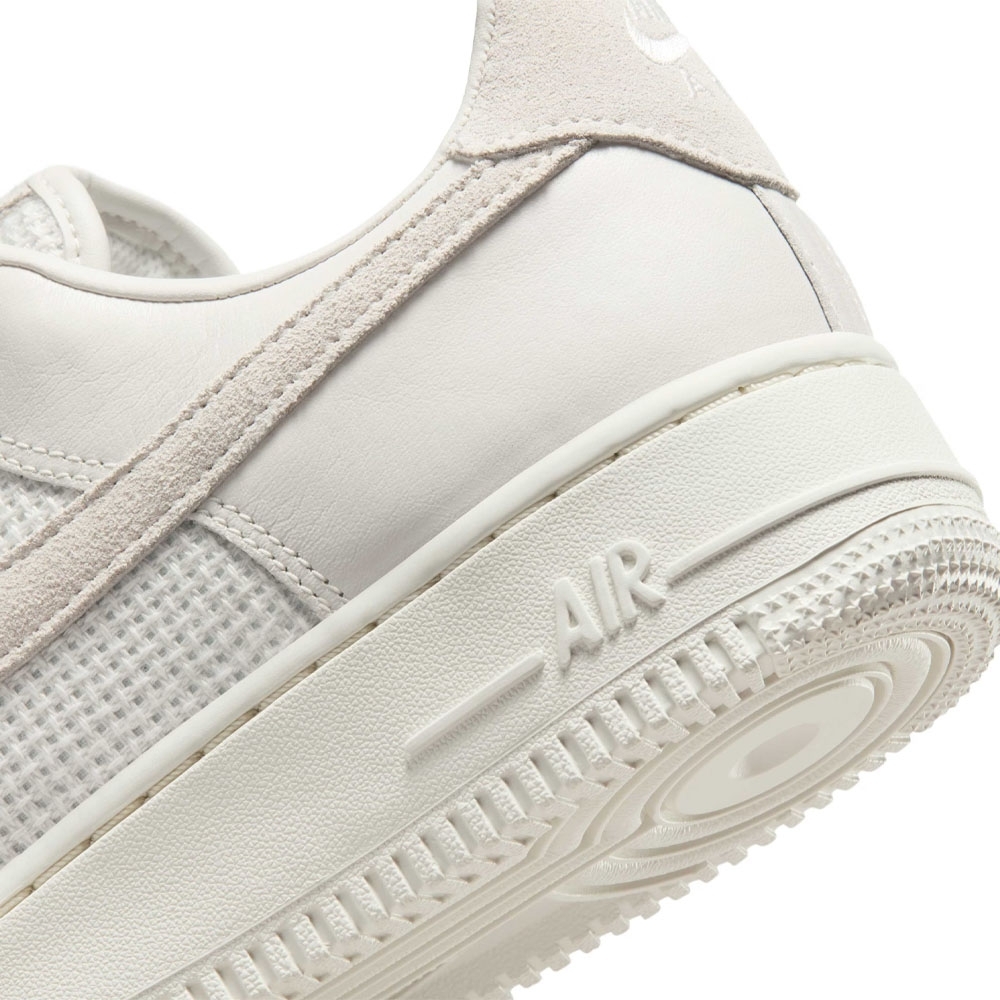 Tênis Nike Air Force 1 07 Bege