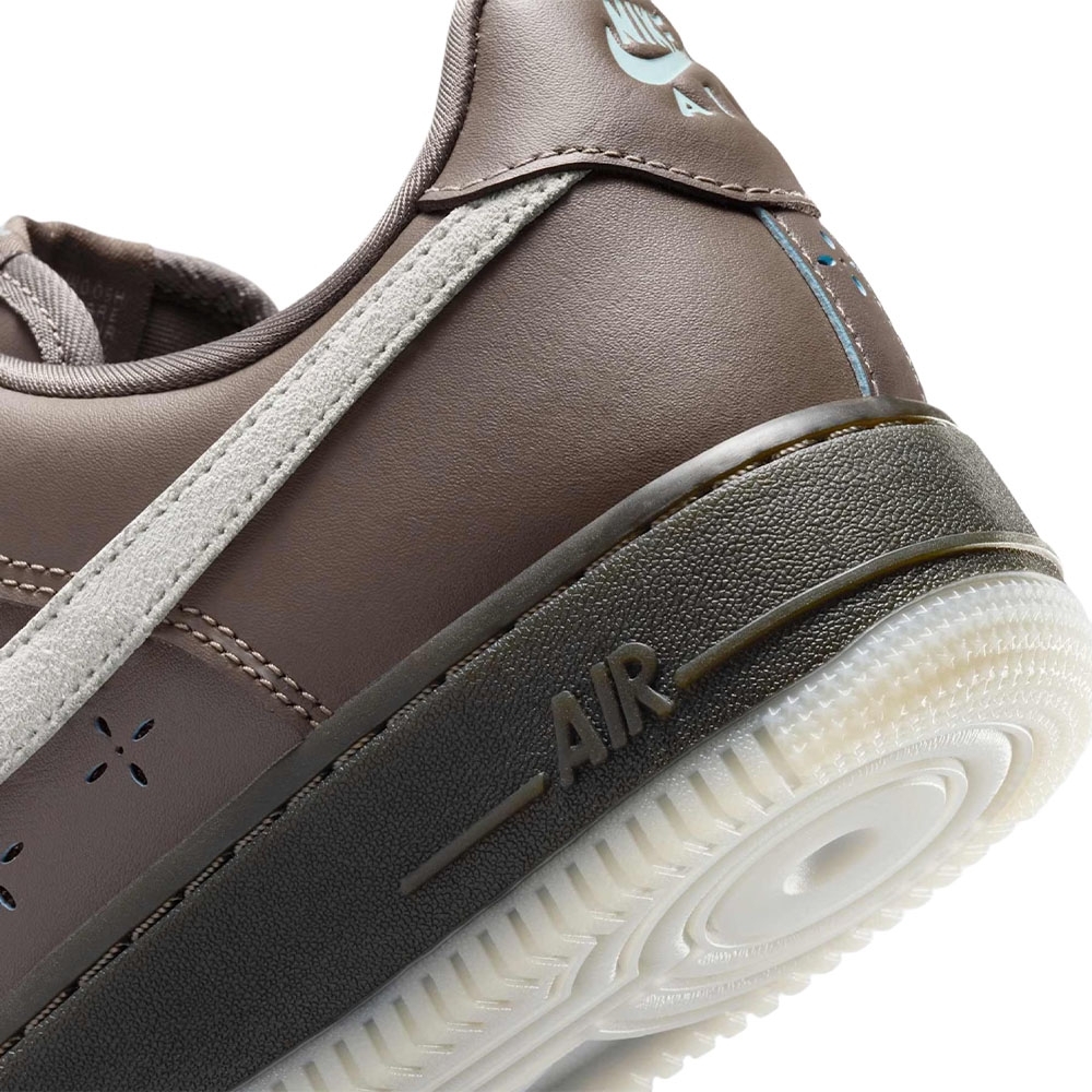 Tênis Nike Air Force 1 Low Marrom