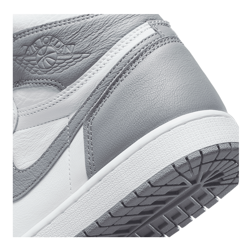 Tênis Nike Air Jordan 1 High Og Branco/cinza