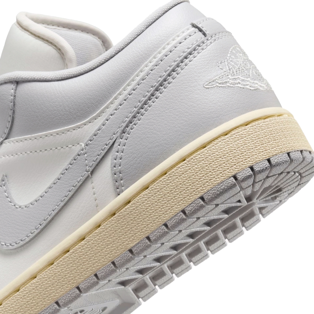 Tênis Nike Air Jordan 1 Low 